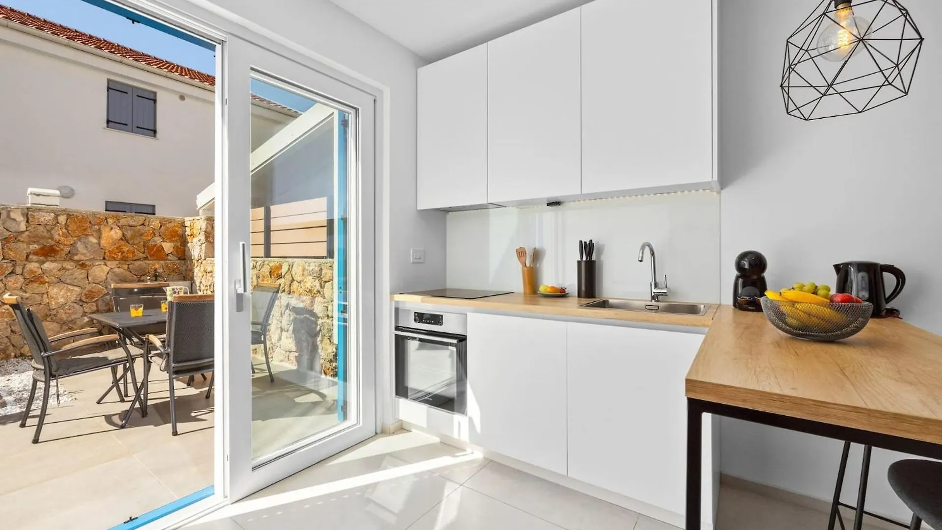Apartment Sunshine Cres